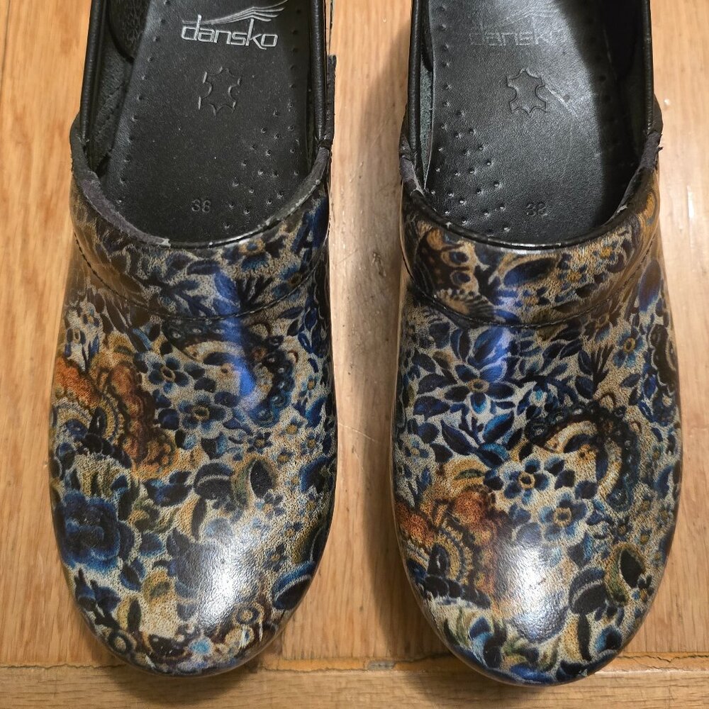 Dansko Clogs – Size 38 – Pre-Loved Comfort